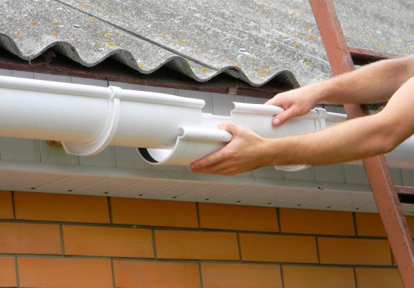 Cost of Gutter Hanging in Slidell